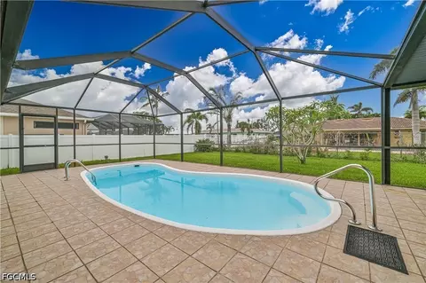 634 SE 32nd St, Cape Coral, FL 33904