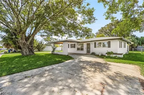 4581 Tennyson Dr, North Fort Myers, FL 33903