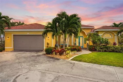 1804 Palaco Grande Pkwy, Cape Coral, FL 33904