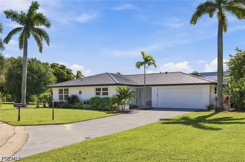 729 Sand Dollar Dr, Sanibel, FL 33957