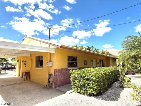 2963 Cussell Dr, Saint James City, FL 33956
