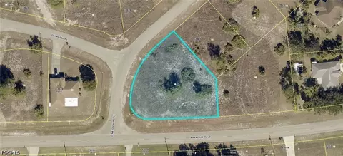 515 Parkdale Blvd, Lehigh Acres, FL 33974