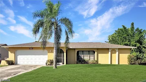 617 SE 21st Ln, Cape Coral, FL 33990