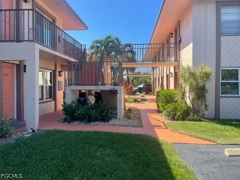 16881 Davis Rd #214, Fort Myers, FL 33908