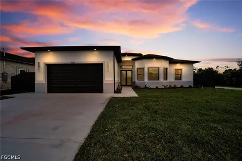 4113 6th St W, Lehigh Acres, FL 33971