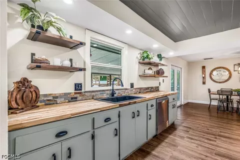 Kitchen - 145 Howe Ave, Labelle, FL 33935 photo 2 of 3
