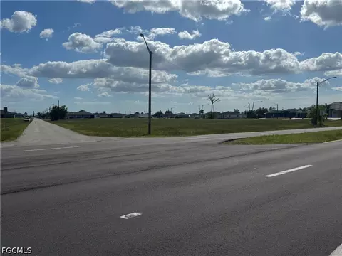3030 NW 7th Pl, Cape Coral, FL 33993
