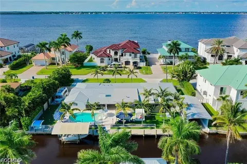 12743 Dennis Dr, Fort Myers, FL 33908
