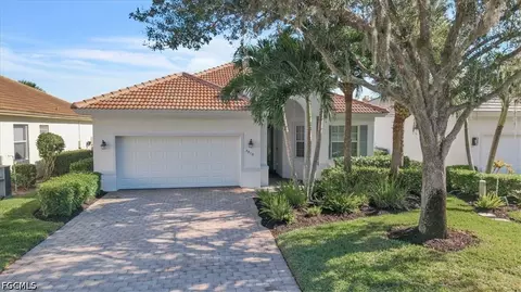 3910 Lakeview Isle Ct, Fort Myers, FL 33905