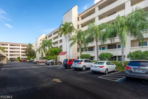 7406 Lake Breeze Dr #514, Fort Myers, FL 33907