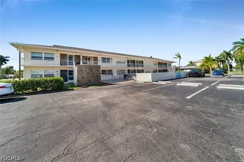 210 Coronado Pkwy #5, Cape Coral, FL 33904