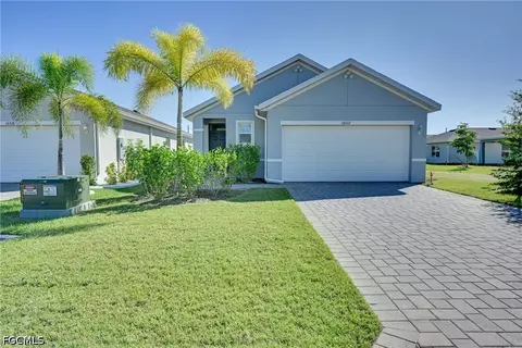 16512 Fire Coral Ln, North Fort Myers, FL 33903