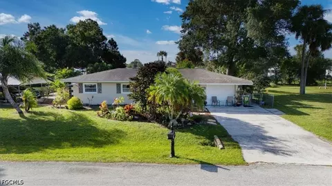 369 Lakeview Dr, North Fort Myers, FL 33917