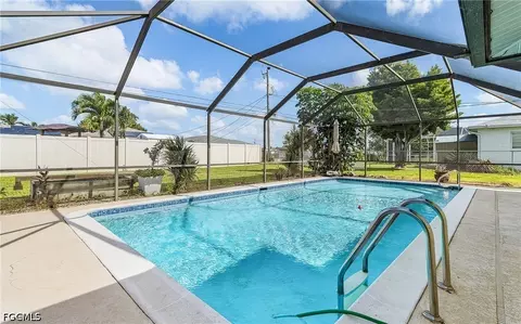 1117 SE 23rd St, Cape Coral, FL 33990