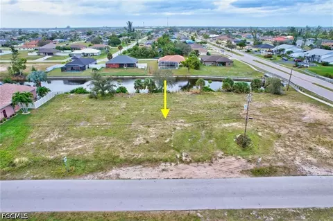 3206 SW 11th Pl, Cape Coral, FL 33914