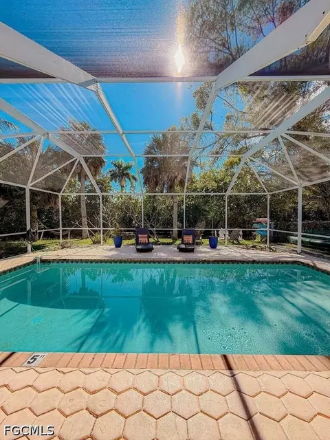 89 Glenmont Dr W, North Fort Myers, FL 33917
