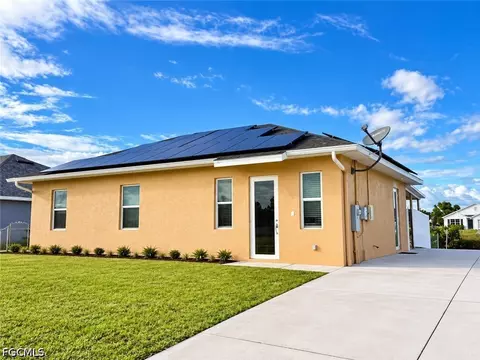 4106 26th St SW, Lehigh Acres, FL 33976