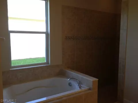 9111 Graphite Cir, Naples, FL 34120 photo 10
