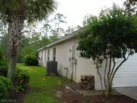 11584 Aron Ct, Estero, FL 33928 photo 2