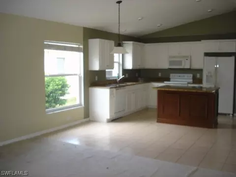 11584 Aron Ct, Estero, FL 33928 photo 4