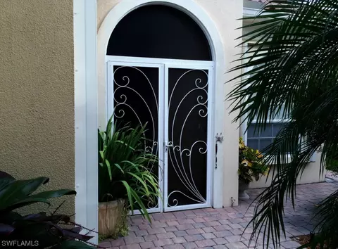 Undisclosed, Naples, FL 34119 photo 2