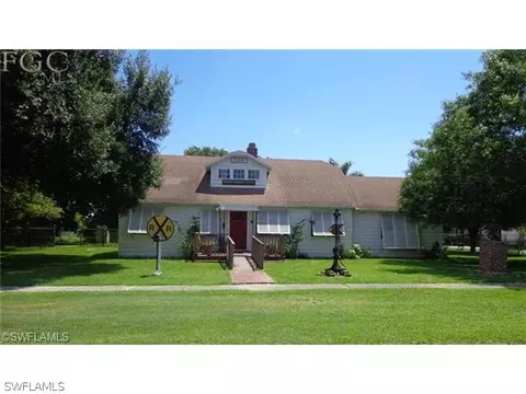 215 E Arcade Ave, Clewiston, FL 33440 photo 1