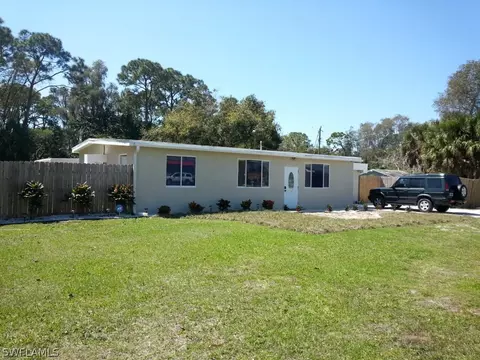 20160 Trailside Dr, Estero, FL 33928 photo 2