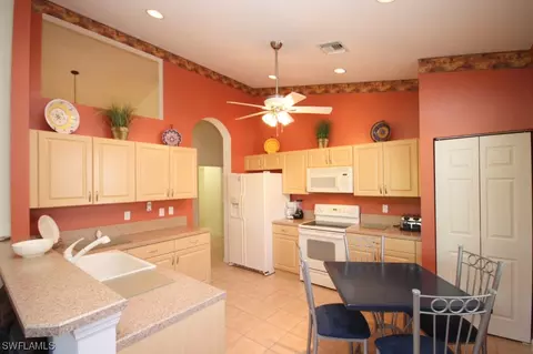 9040 Springview Loop, Estero, FL 33928 photo 2