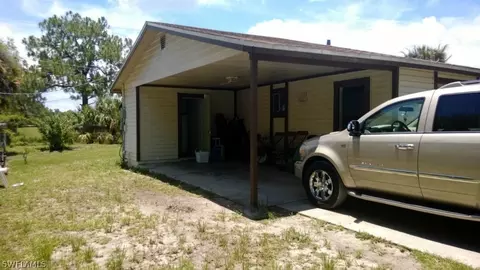 799 Edison Ave, Labelle, FL 33935 photo 2