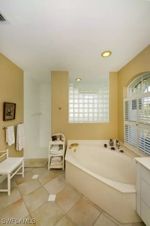 4945 Berkeley Dr, Naples, FL 34112 photo 18