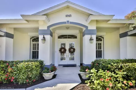 4945 Berkeley Dr, Naples, FL 34112 photo 2