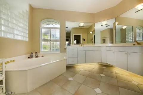 4945 Berkeley Dr, Naples, FL 34112 photo 17