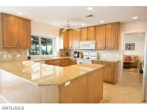 2 E Pelican St, Naples, FL 34113 photo 7
