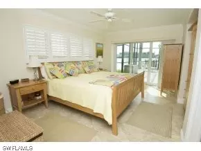 2 E Pelican St, Naples, FL 34113 photo 5