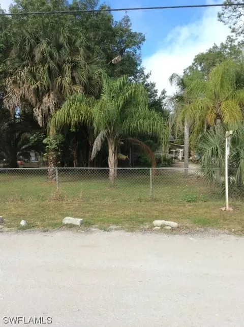 2281 Della Dr, Naples, FL 34117 photo 1