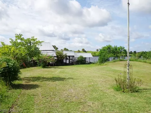 1357 Riverview Dr, Moore Haven, FL 33471 photo 9