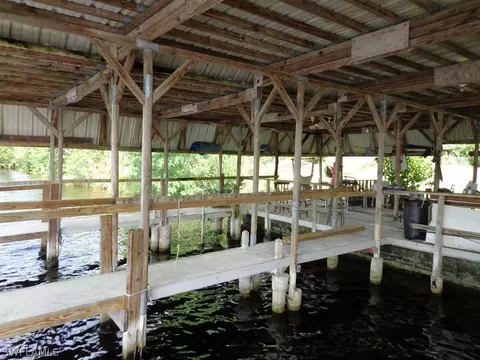 1357 Riverview Dr, Moore Haven, FL 33471 photo 8