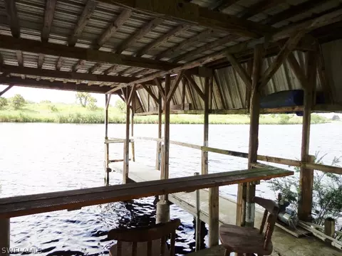 1357 Riverview Dr, Moore Haven, FL 33471 photo 5