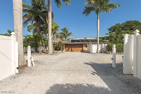 680 Myrtle Rd, Naples, FL 34108 photo 5