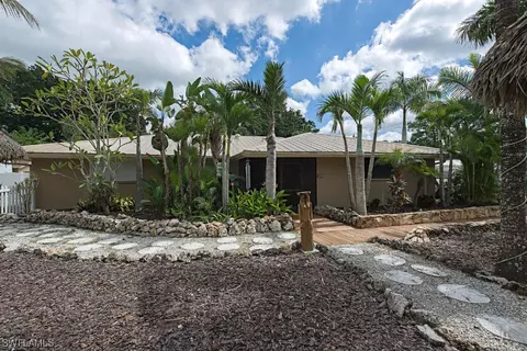 680 Myrtle Rd, Naples, FL 34108 photo 2