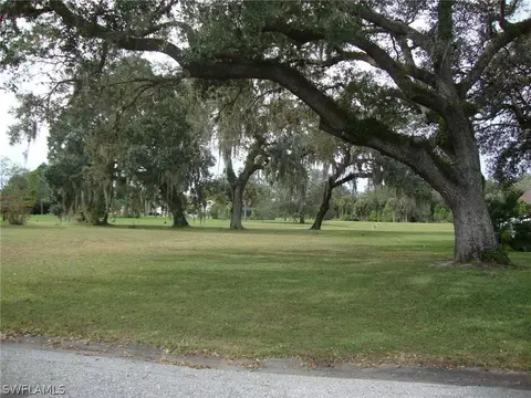 4504 Fire Ct, Labelle, FL 33935 photo 2