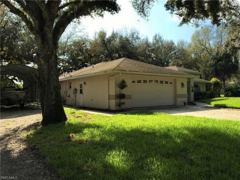 585 Oklahoma Ave, Labelle, FL 33935 photo 2