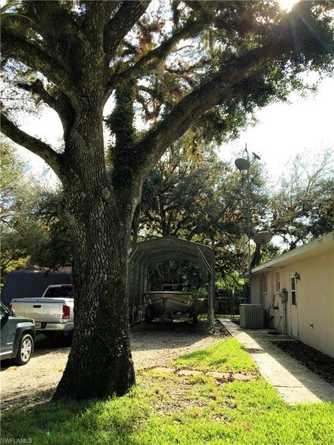 585 Oklahoma Ave, Labelle, FL 33935 photo 3