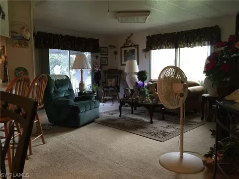 398 5th St, Moore Haven, FL 33471 photo 4