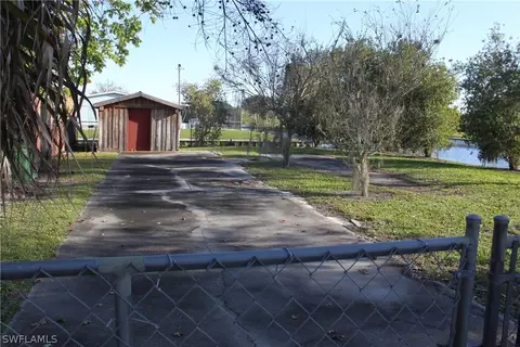 2870 County Road 721 Loop, Moore Haven, FL 33471 photo 3