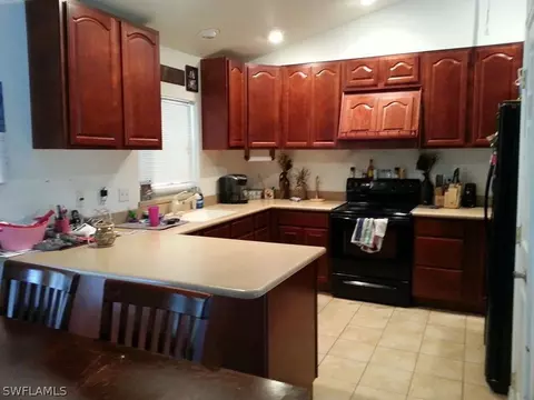 1604 Horseshoe Loop, Moore Haven, FL 33471 photo 4