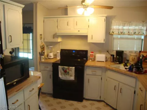 561 Bennett Ave, Labelle, FL 33935 photo 4