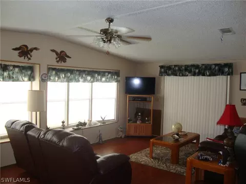 561 Bennett Ave, Labelle, FL 33935 photo 2