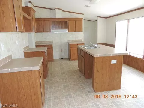 1350 Riverview Dr, Moore Haven, FL 33471 photo 3
