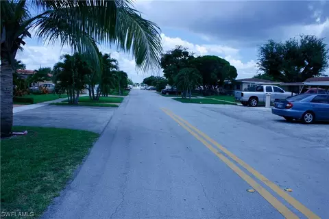 450 W 36th Pl, Hialeah, FL 33012 photo 3